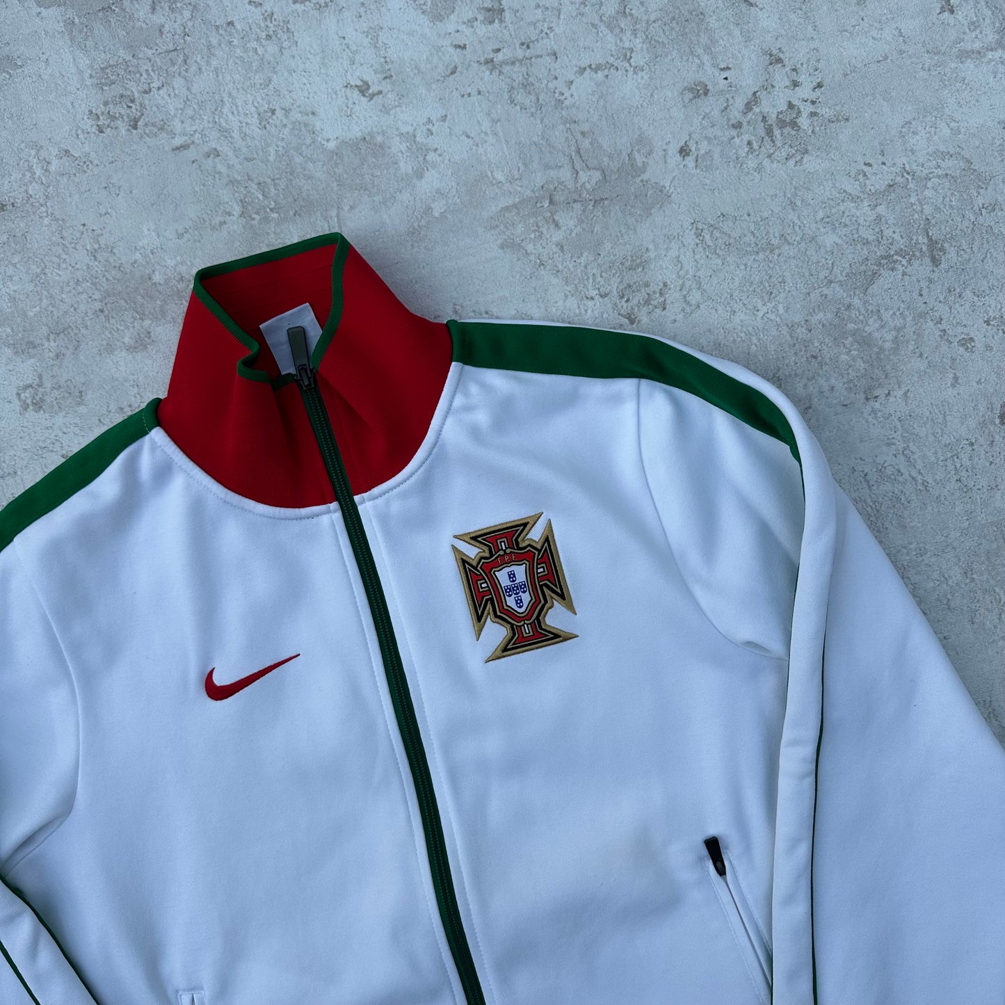 WHITE/RED NIKE PORTUGAL TRACKJACKET - 2000s - S/M