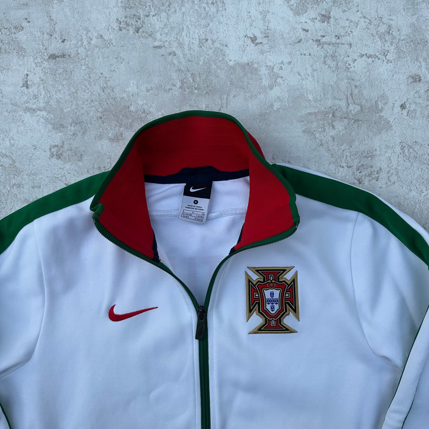 WHITE/RED NIKE PORTUGAL TRACKJACKET - 2000s - S/M