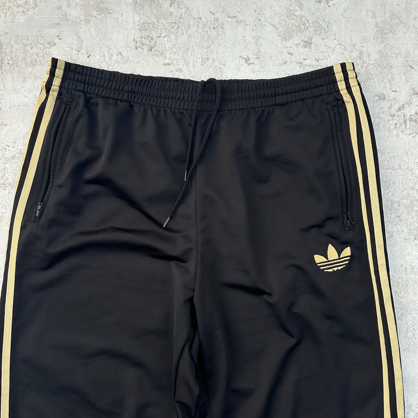 BLACK/GOLD ADIDAS VINTAGE FIREBIRD TRACKSUIT - 2000s - L
