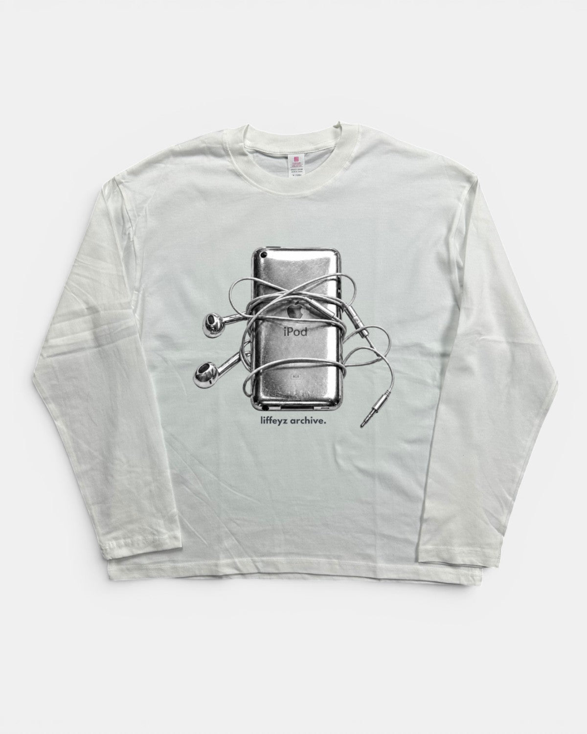 WHITE iPod VIBES GRAPHIC LONGSLEEVE