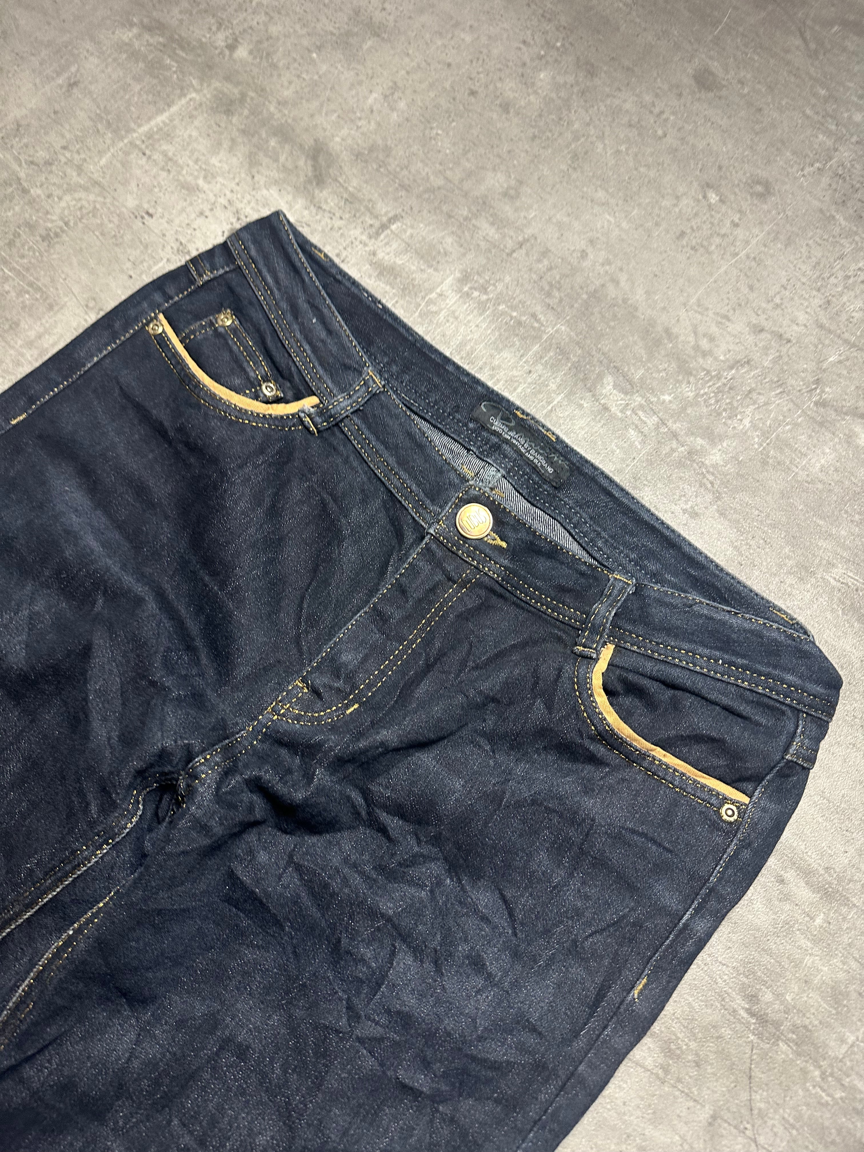 VINTAGE Y2K STYLE BAGGY BOOTCUT DENIM - M
