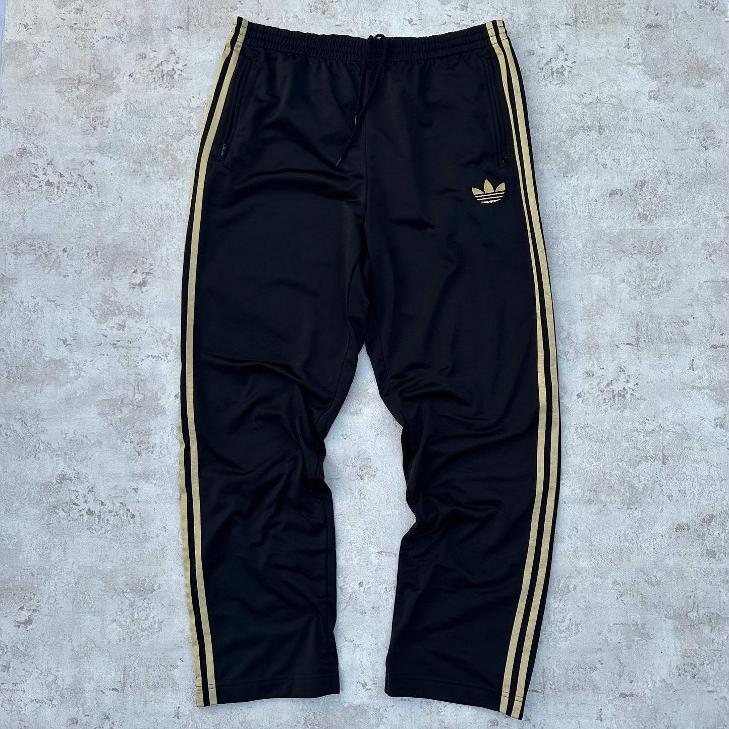 BLACK/GOLD ADIDAS VINTAGE FIREBIRD TRACKSUIT - 2000s - L