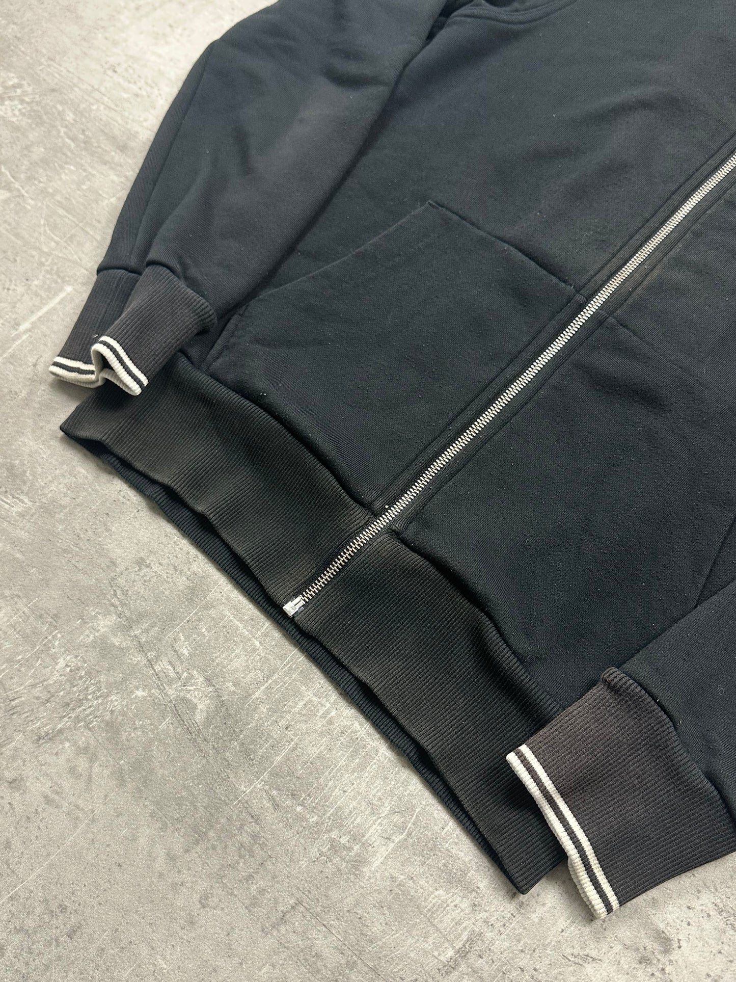 BLACK FRED PERRY ZIP HOODIE - S/M