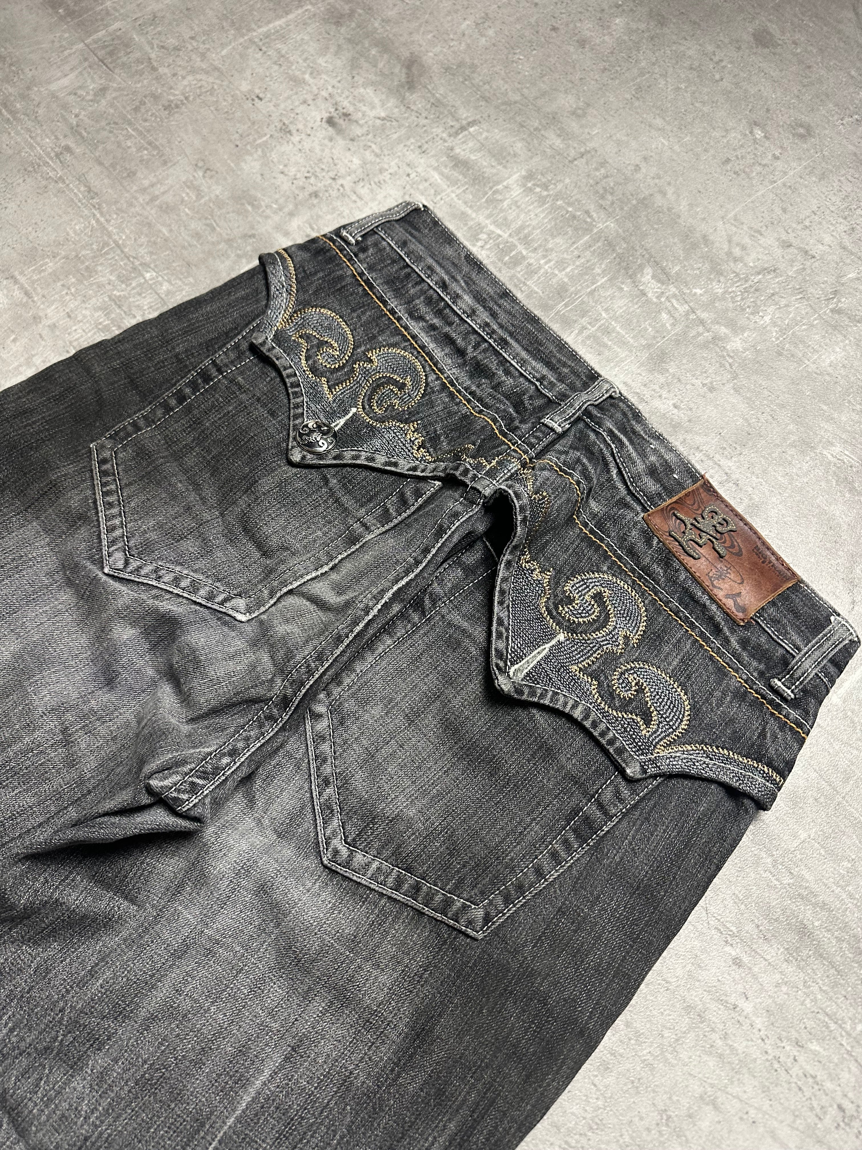 VINTAGE JAPANESE STYLE BAGGY DENIM - M/L
