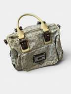 BEIGE VINTAGE GUESS RARE Y2K BAG