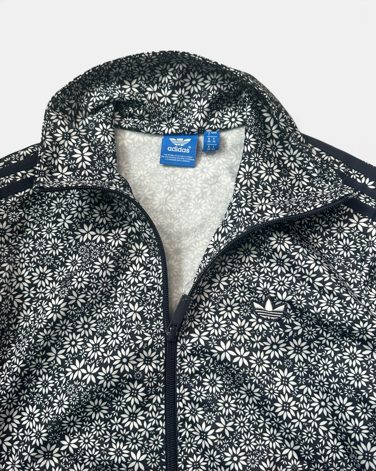 BLACK/WHITE VINTAGE ADIDAS RETRO FIREBIRD FLOWERS RARE TRACKJACKET (W)