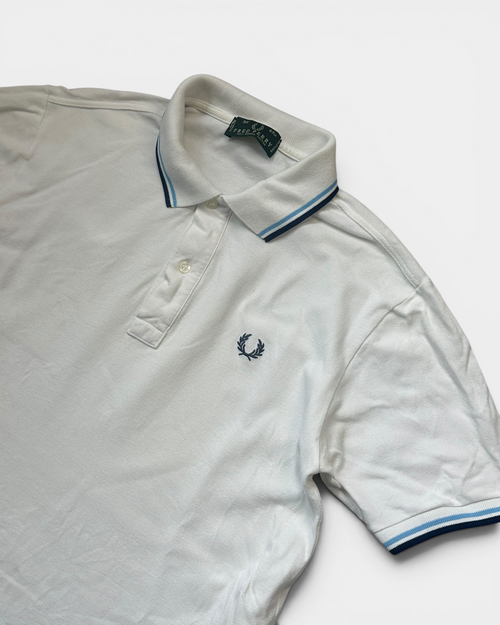 WHITE/BLUE FRED PERRY POLOSHIRT